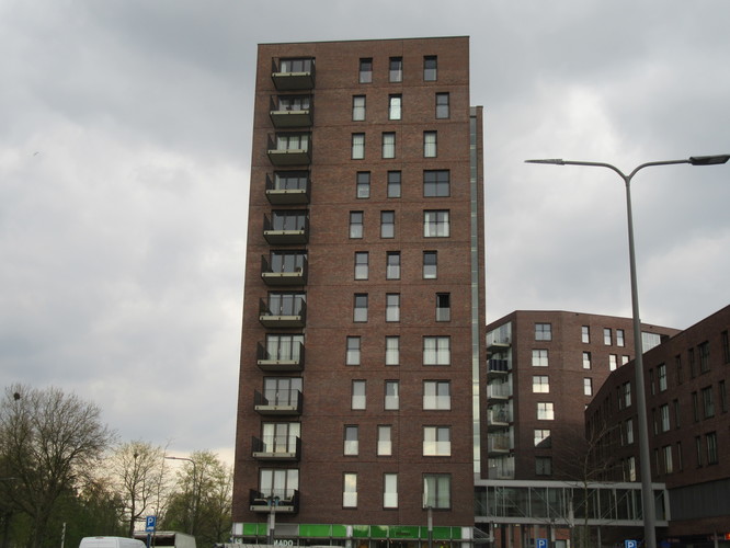 Foto van 116 appartementen en een supermarkt te Velp